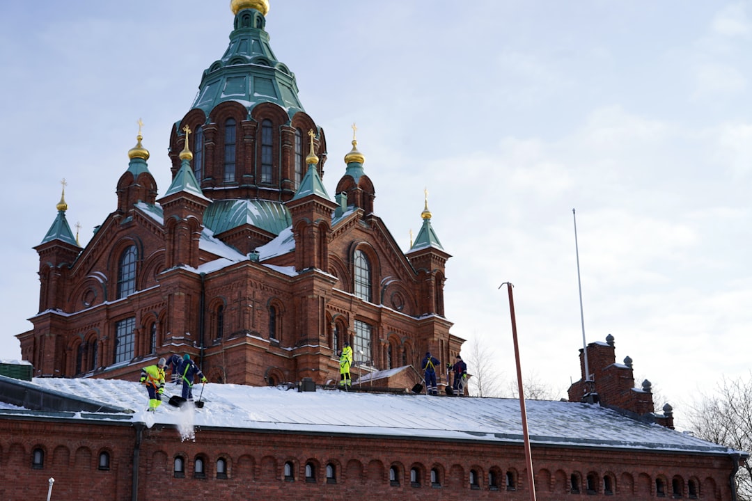 Ensuring Roofing Safety: Tips for a Secure Work Environment